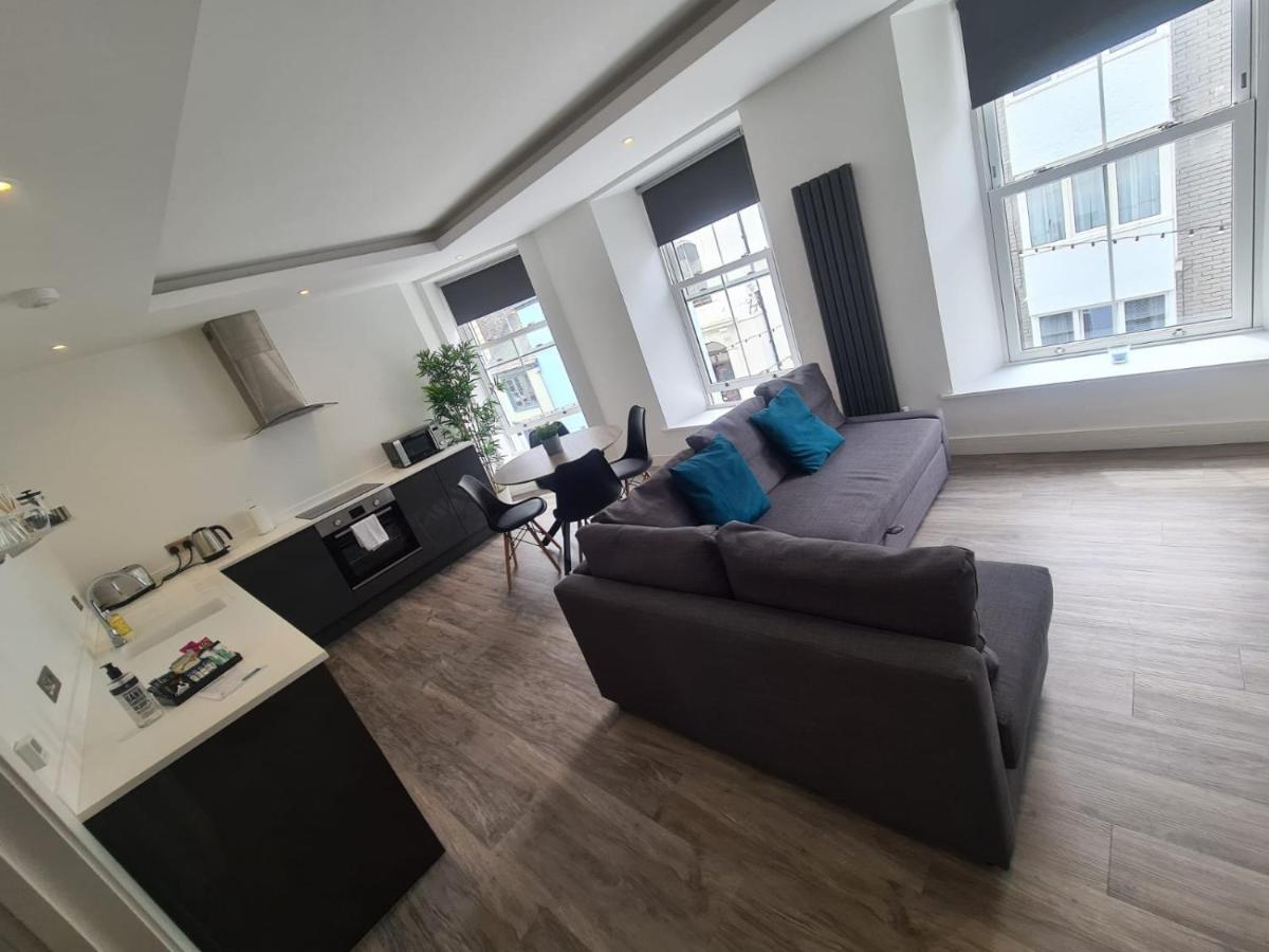 28 Harbour Lettings Luxury Apartments For Over 25S Plymouth Esterno foto